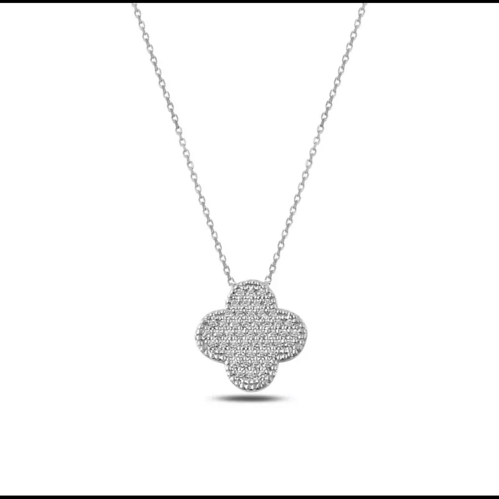 Clover necklace